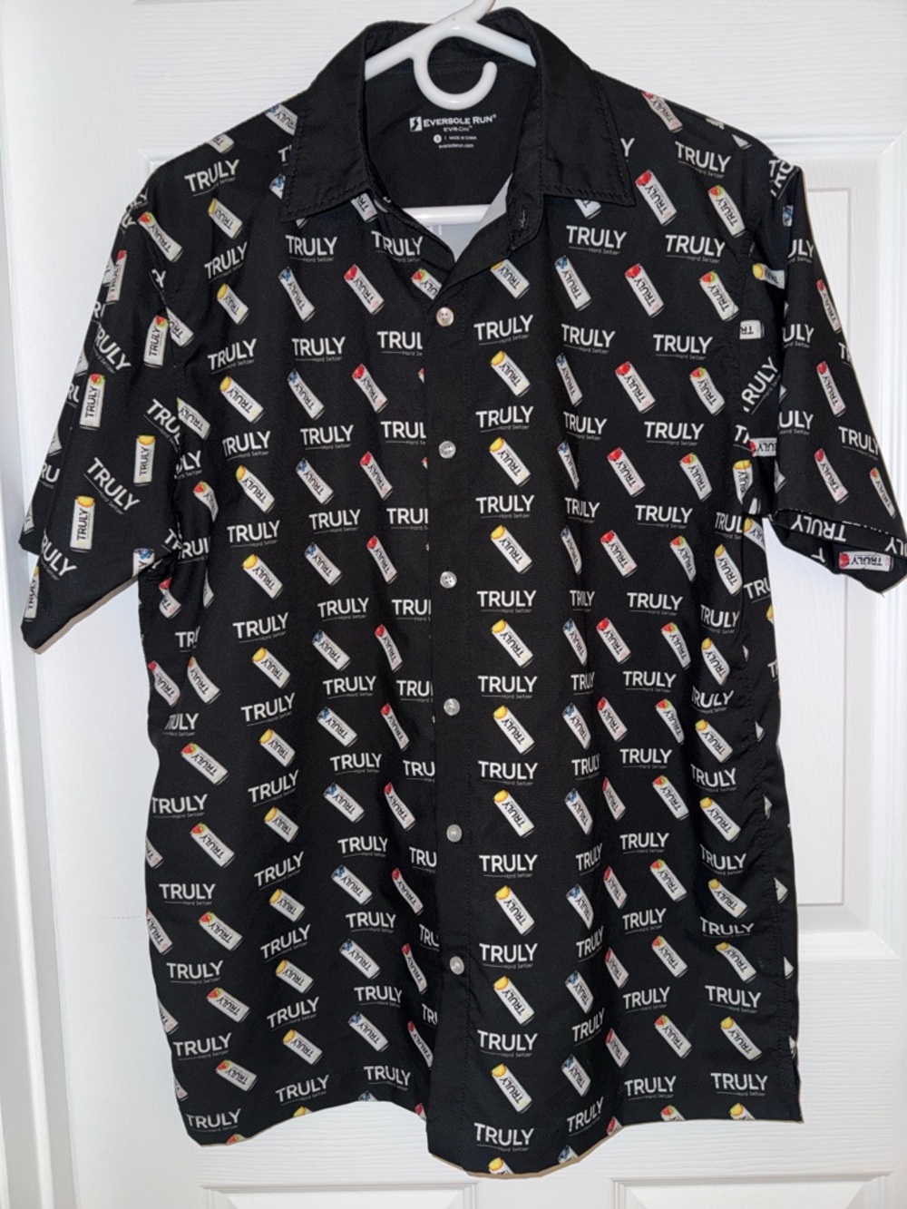 Everglow Run TRULY Black Short-Sleeve Button-Up Shirt